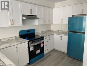 30 Dryden Ln in Hamilton, ON - Building Photo - Building Photo
