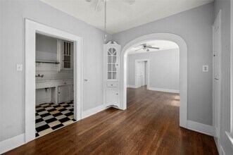 1608 Kipling St, Unit 2 in Houston, TX - Building Photo - Building Photo