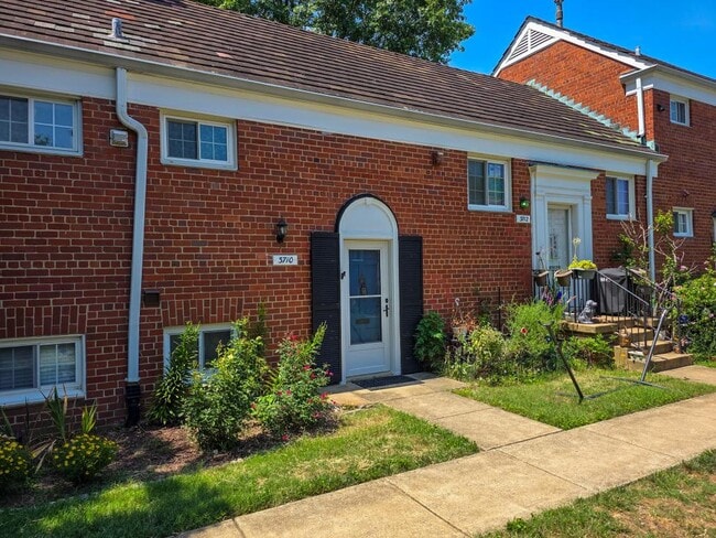property at 3710 Gunston Rd