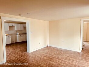 3269 Cedar Ave in Scranton, PA - Building Photo - Building Photo