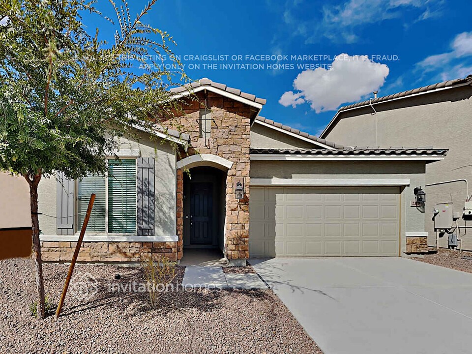 2210 W Emrie Ave in Queen Creek, AZ - Building Photo