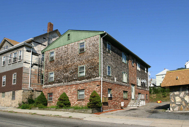 243 Robeson St in Fall River, MA - Building Photo - Building Photo