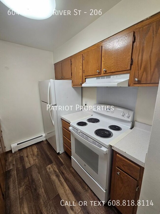 property at 604 N Black River St