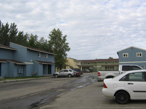 Little Dipper Apartments in Fairbanks, AK - Building Photo - Building Photo