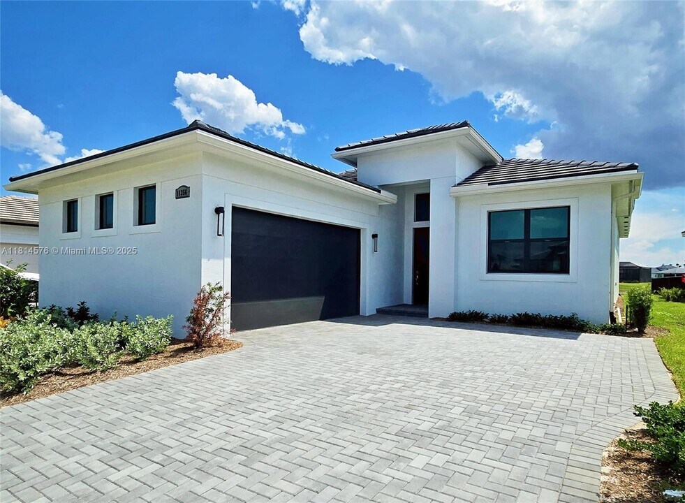 11356 SW Pietra Wy in Port St. Lucie, FL - Building Photo