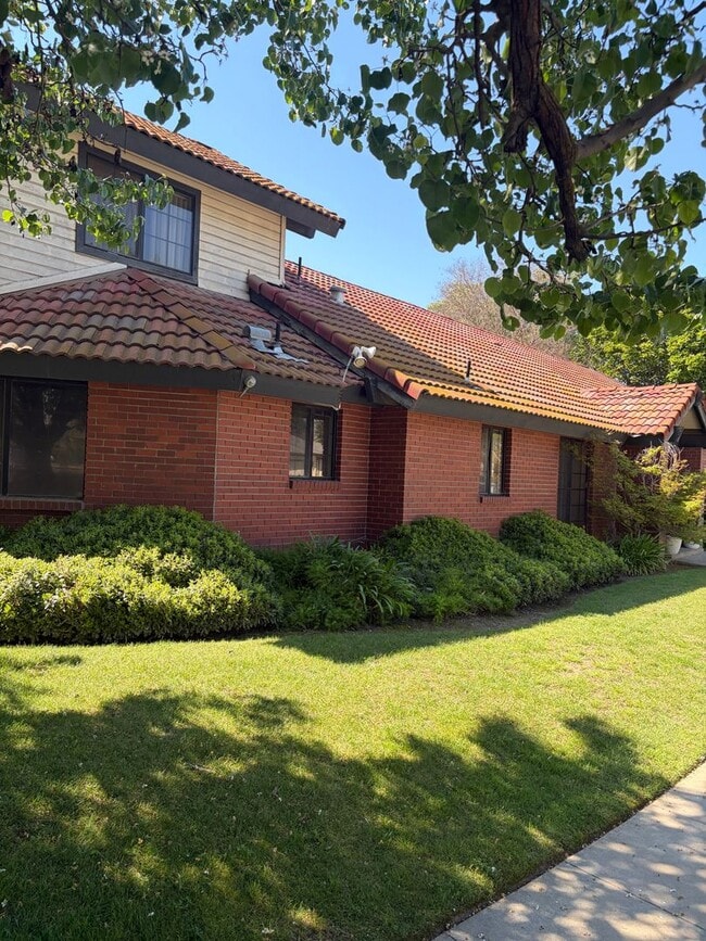 property at 318 E Omaha Ave