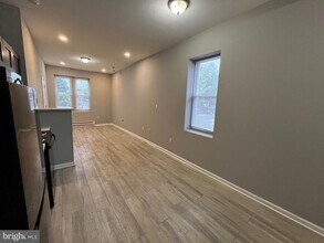 3200 W Arizona St in Philadelphia, PA - Building Photo - Building Photo
