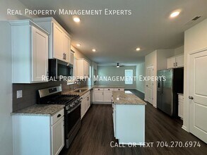 3227 Selwyn Landing Dr in Charlotte, NC - Building Photo - Building Photo