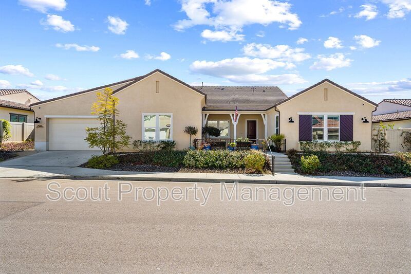 2946 Side Saddle Ln in Escondido, CA - Building Photo