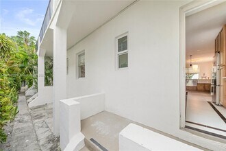726 Meridian Ave in Miami Beach, FL - Building Photo - Building Photo