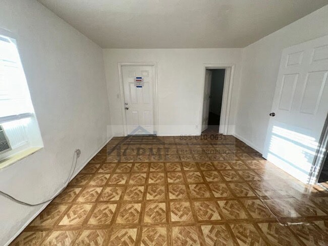 5814 Taylor St in Hollywood, FL - Building Photo - Interior Photo