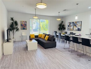 5865 Shell Cove Drive in Cape Coral, FL - Building Photo - Building Photo