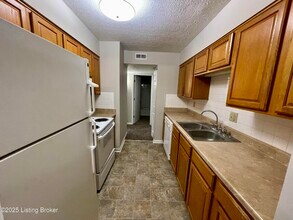 4508 Landside Dr in Louisville, KY - Building Photo - Building Photo