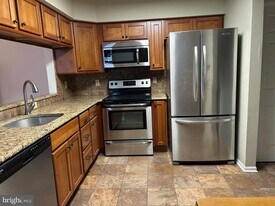 88 Woolsey Ct in Pennington, NJ - Building Photo