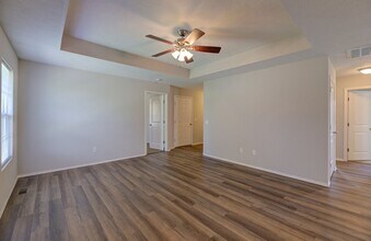 2437 E Willow St in Republic, MO - Building Photo - Building Photo