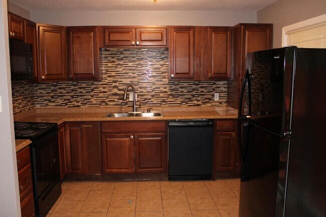 8511 E 91 St in Kansas City, MO - Building Photo - Building Photo