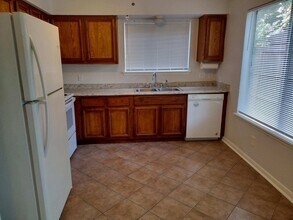 12200 Overbrook Ln in Houston, TX - Building Photo - Building Photo