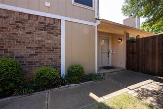 1316 Azalia Bend in Lewisville, TX - Building Photo - Building Photo