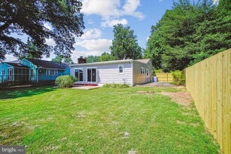 3135 Manor Rd in Falls Church, VA - Building Photo - Building Photo