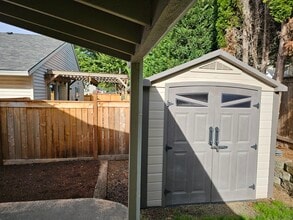 21138 SW Houston Dr in Sherwood, OR - Building Photo - Building Photo