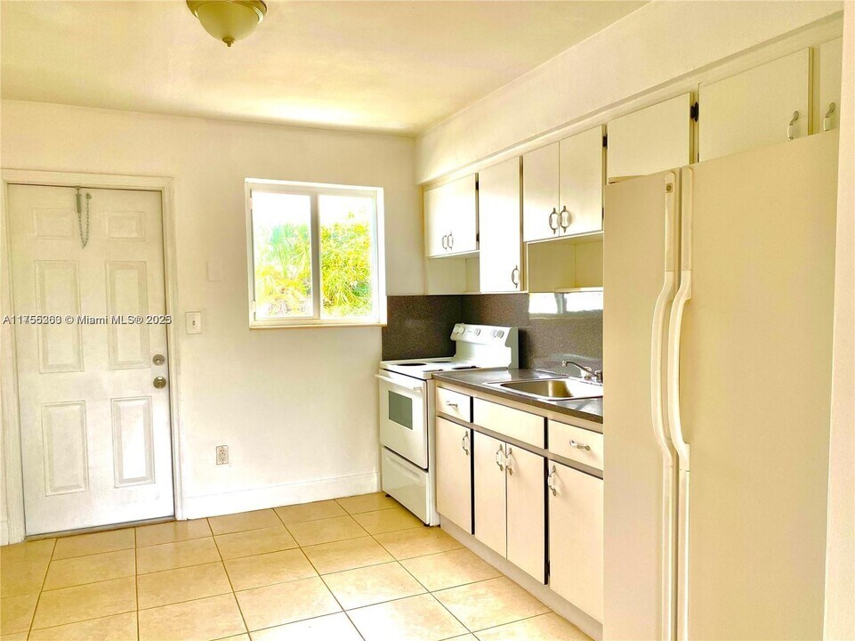 931 SW 29th Ave in Miami, FL - Building Photo