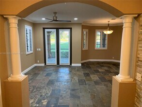 2727 Center Ct Dr in Weston, FL - Building Photo - Building Photo