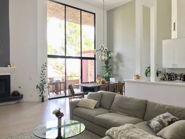 11077 Palms Blvd in Los Angeles, CA - Building Photo - Building Photo