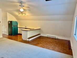 165 Grove St, Unit B2 in Westwood, MA - Building Photo - Building Photo