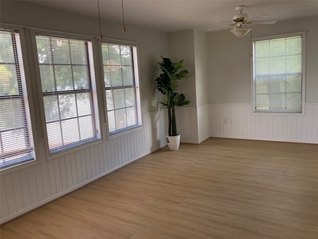 property at 554 Harbor Dr