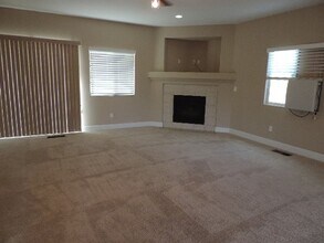 662 Canary Cir in Fernley, NV - Building Photo - Building Photo