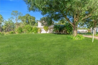 2313 Hamilton Ave in Alva, FL - Building Photo - Building Photo