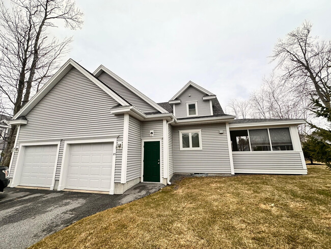 25 Waldron Dr in Scarborough, ME - Building Photo - Building Photo