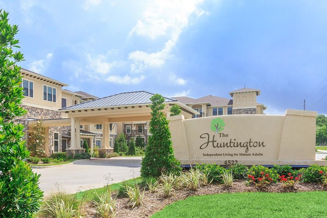 The Huntington at Sienna (Senior) in Missouri City, TX - Building Photo - Building Photo