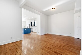 6961 Fellowship Ln in Flowery Branch, GA - Building Photo - Building Photo