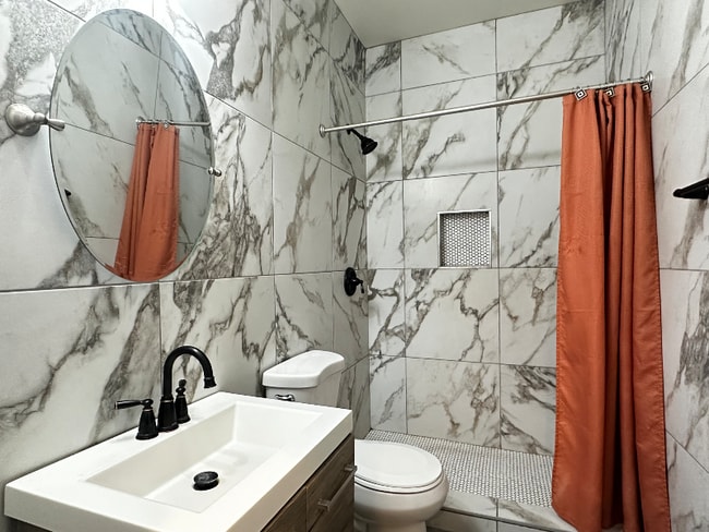916 E Bob Barney Ct in North Las Vegas, NV - Building Photo - Building Photo