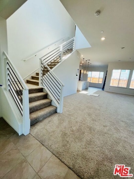 1605 Plumas Dr in Lathrop, CA - Foto de edificio - Building Photo