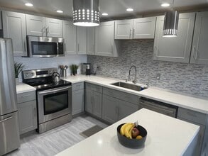 13499 Biscayne Blvd in North Miami, FL - Building Photo - Building Photo