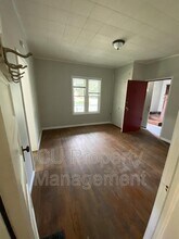 615 W White St in Champaign, IL - Building Photo - Building Photo