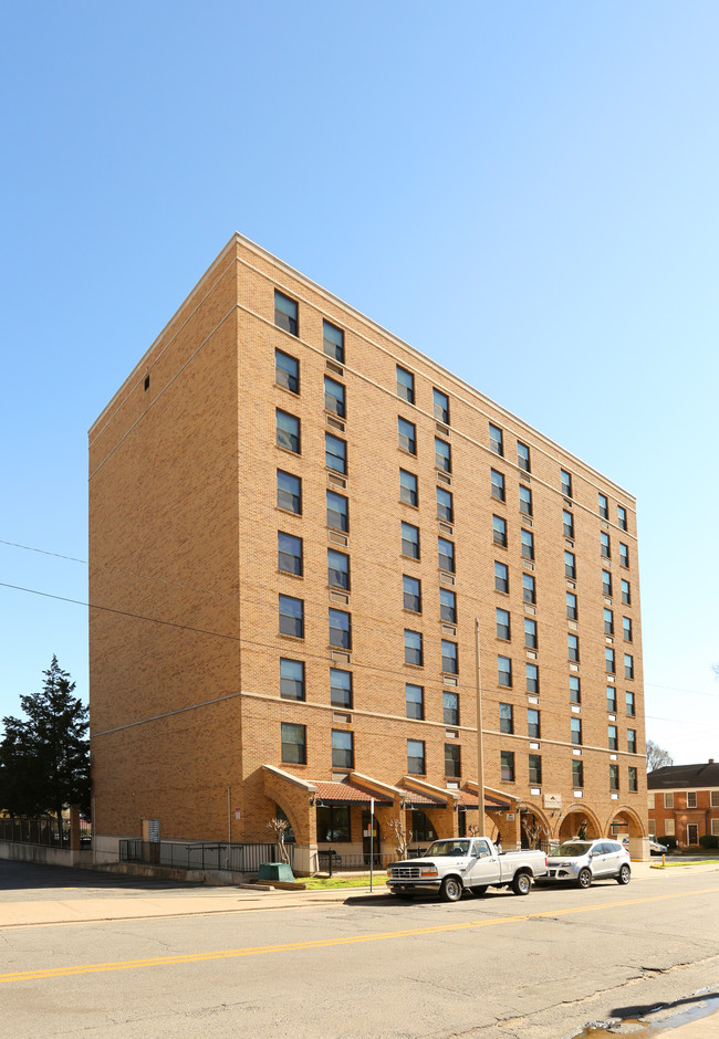 Buffington Towers in Little Rock, AR - Building Photo - Building Photo