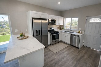 5266-5268 Tipton St in San Diego, CA - Building Photo - Building Photo