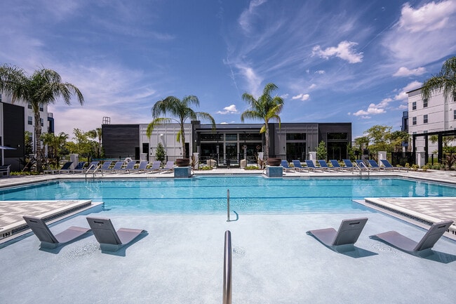 Vue at the Ridge in Apopka, FL - Building Photo - Building Photo