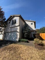 21648 SE 299th Way in Kent, WA - Building Photo