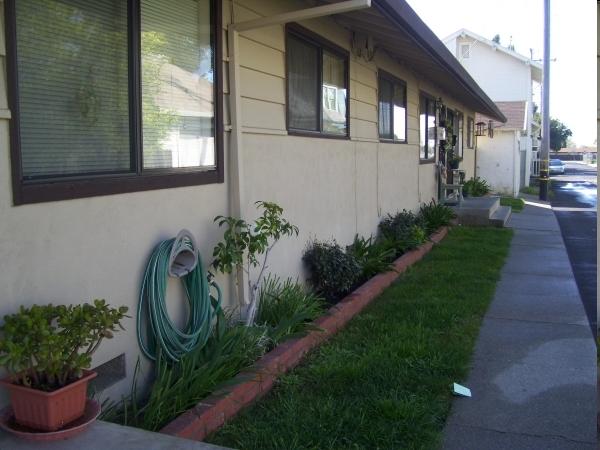 Centennial Arms Apartments in Suisun City, CA - Foto de edificio - Building Photo