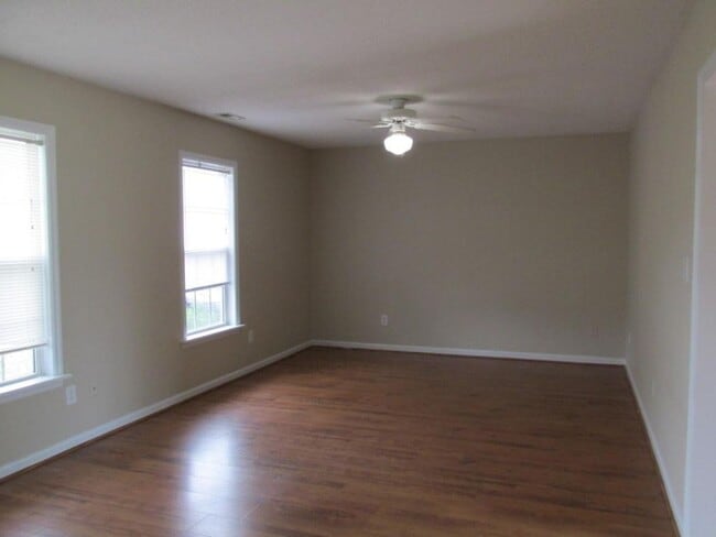 1002 Birch Ct in Morehead City, NC - Building Photo - Building Photo