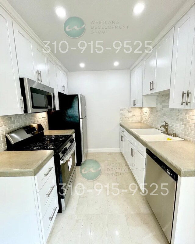1619 Brockton Ave in Los Angeles, CA - Building Photo - Building Photo