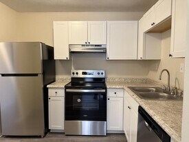 6621 Stoney Point S in Norfolk, VA - Building Photo