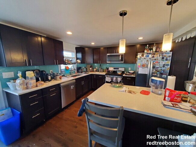 77 Rock Glen Rd in Medford, MA - Building Photo - Building Photo