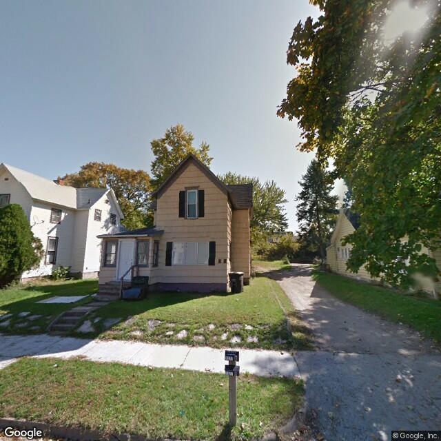 1327 Hudson St in Elkhart, IN - Building Photo