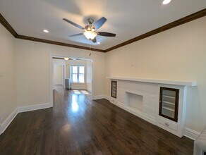 1407 W Winona St, Unit 2 in Chicago, IL - Foto de edificio - Building Photo