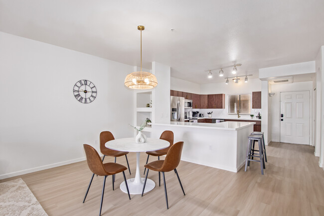 property at 920 E Devonshire Ave